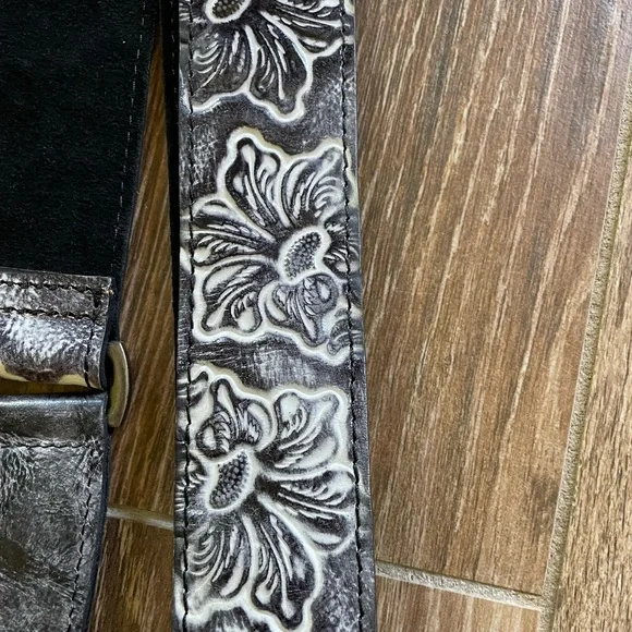 Patricia Nash Embossed Leather Purse Strap - Picture 3 of 4